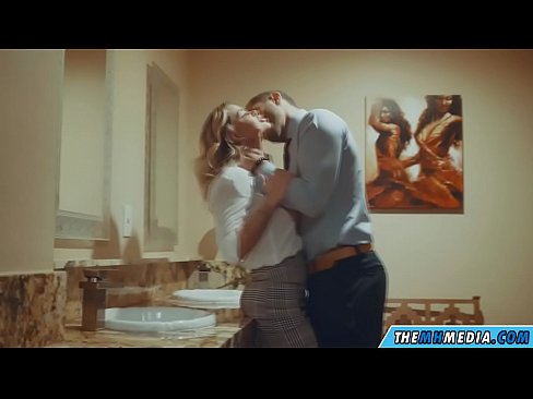 ❤️ Kung ang usa ka busty blonde naghaylo kanimo sa usa ka publiko nga kasilyas ❤ Sex video sa ceb.com-fullporner.ru ﹏